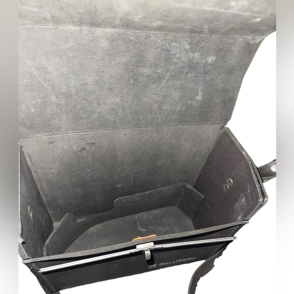 Vintage Bell & Howell 339 Autoload Focus-Matic 8mm Movie Camera + Original Case - Picture 4 of 11